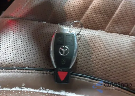 2016 Mercedes-Benz S 550 4Matic z USA, uszkodzony, nr VIN WDDUG8FB7GA214952